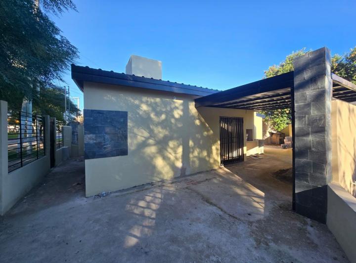 Casa · 90m² · 5 Ambientes · 1 Cochera