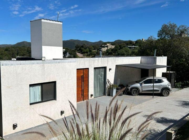 Casa · 200m² · 4 Ambientes · 1 Cochera