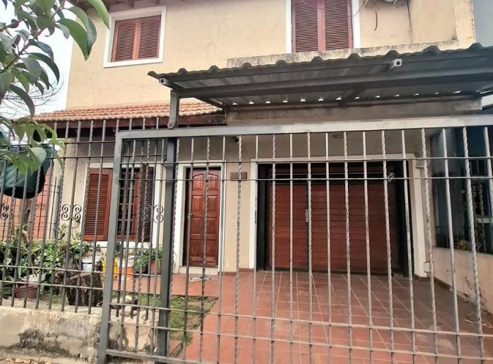 Casa · 4 Dormitorios · 1 Cochera
