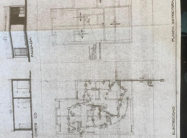 Casa · 120m² · 8 Ambientes · 4 Cocheras