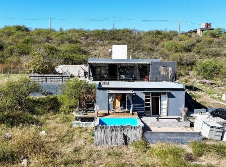 Casa · 140m² · 7 Ambientes