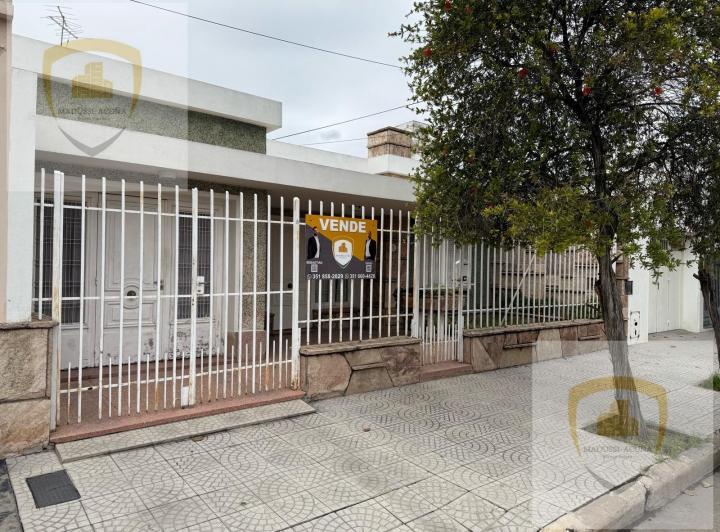 Casa · 164m² · 5 Ambientes · 1 Cochera