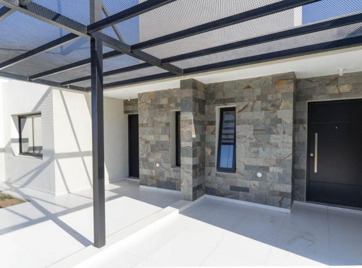 Casa · 180m² · 3 Ambientes · 1 Cochera