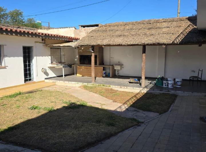 Casa · 277m² · 6 Ambientes · 2 Cocheras