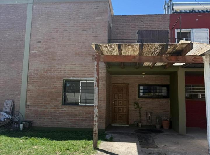 Casa · 105m² · 5 Ambientes · 1 Cochera