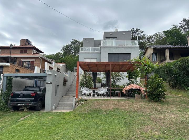 Casa · 183m² · 7 Ambientes · 1 Cochera