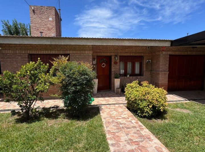 Casa · 137m² · 3 Dormitorios · 1 Cochera