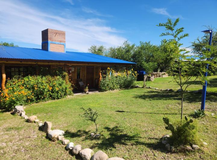 Casa · 103m² · 8 Ambientes · 6 Cocheras