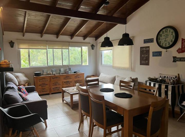 Casa · 330m² · 3 Ambientes · 2 Cocheras