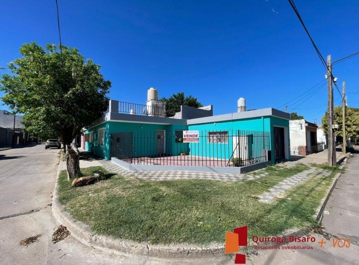 Casa · 196m² · 6 Ambientes · 3 Cocheras
