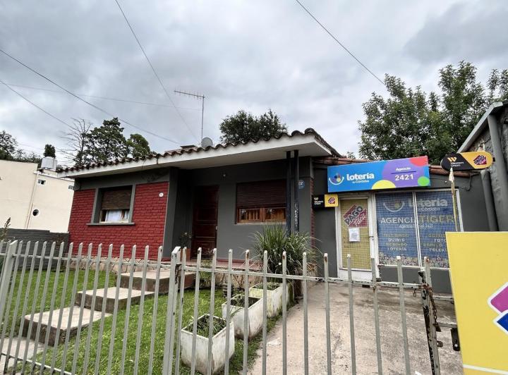 Casa · 341m² · 2 Dormitorios