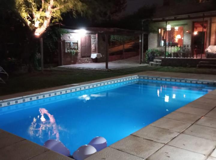 Casa · 300m² · 7 Ambientes · 2 Cocheras