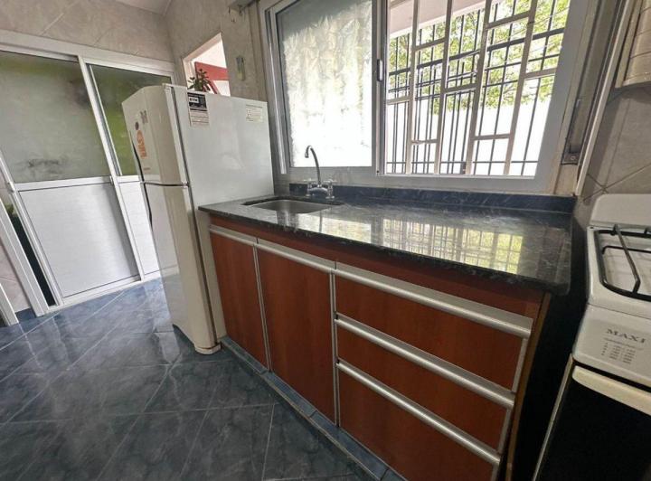 Casa · 170m² · 8 Ambientes · 2 Cocheras