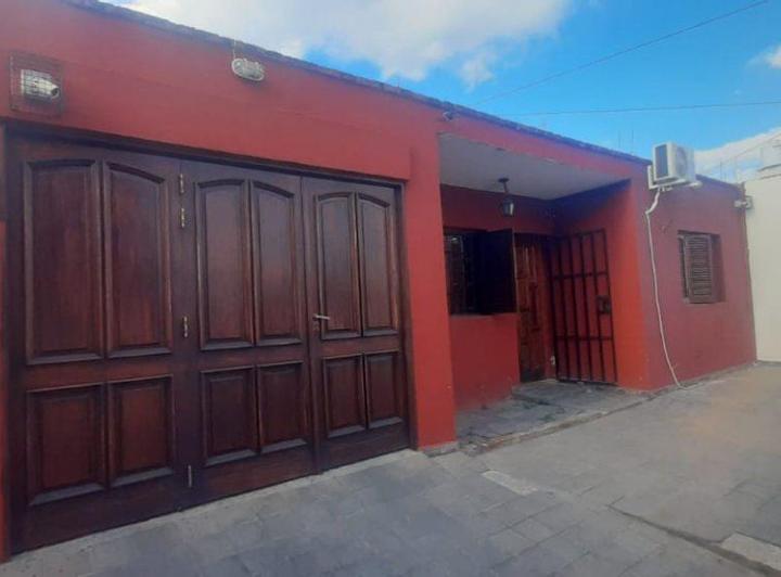 Casa · 95m² · 6 Ambientes · 1 Cochera