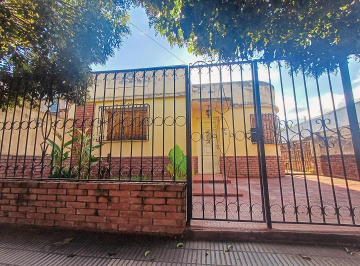 Casa · 150m² · 3 Dormitorios · 1 Cochera