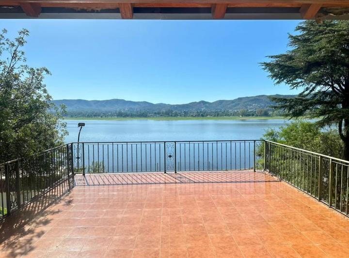 Casa · 480m² · 5 Ambientes · 2 Cocheras