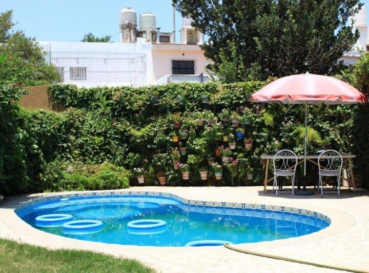 Casa · 202m² · 8 Ambientes · 1 Cochera