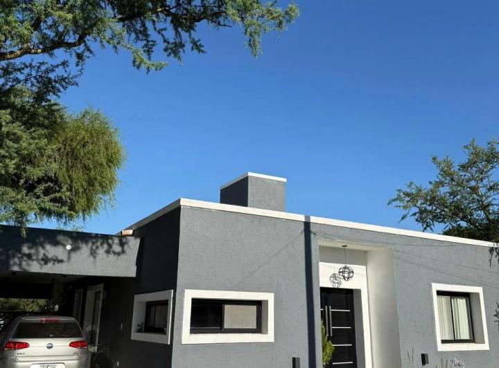 Casa · 147m² · 10 Ambientes · 1 Cochera