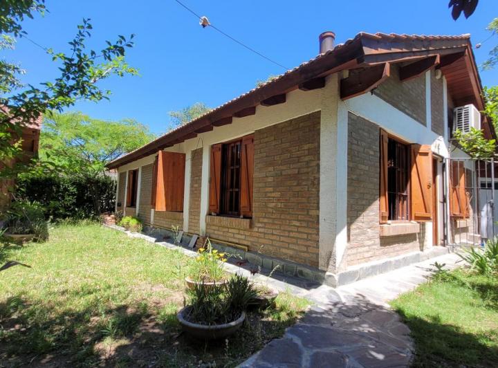 Casa · 173m² · 5 Ambientes · 2 Cocheras