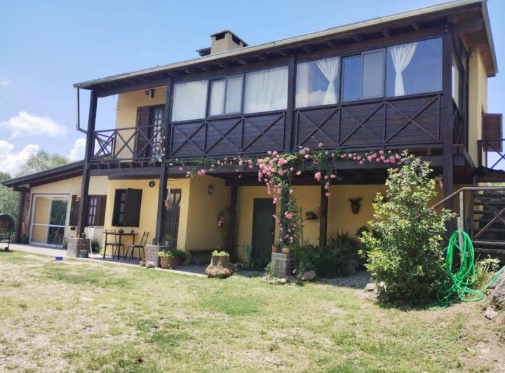 Casa · 164m² · 4 Ambientes · 1 Cochera