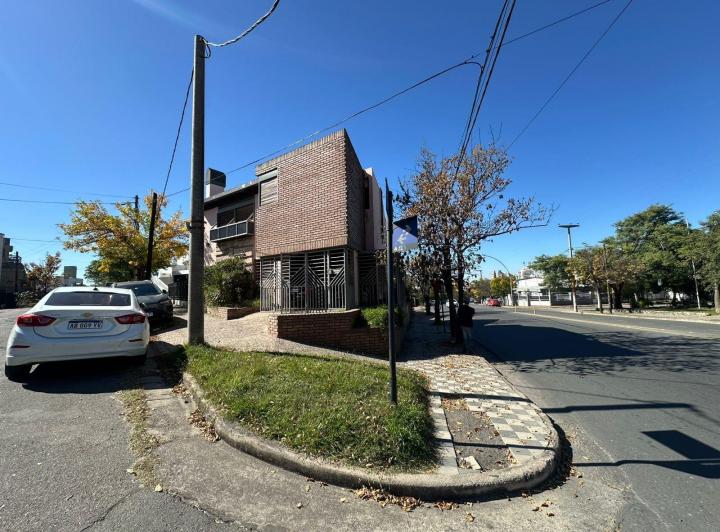 Casa · 191m² · 2 Ambientes