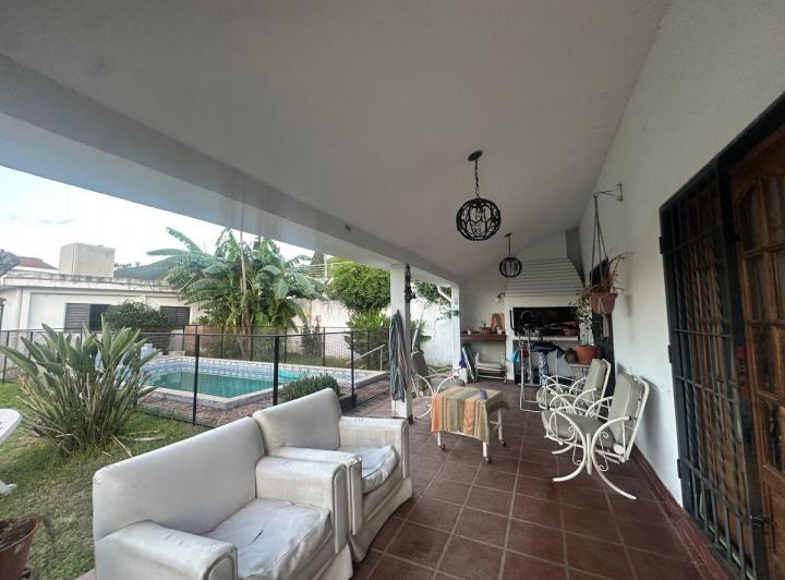 Casa · 181m² · 7 Ambientes