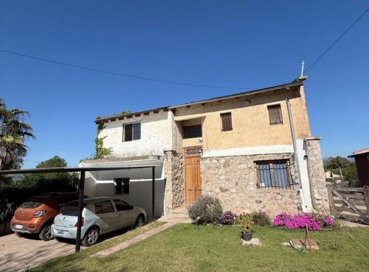 Casa · 162m² · 7 Ambientes · 2 Cocheras