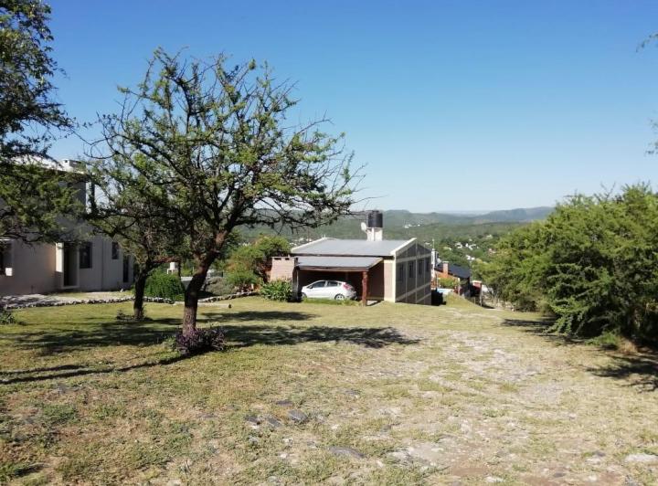 Casa · 1800m² · 4 Ambientes