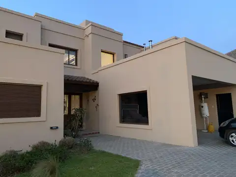 Casa en Venta en Fisherton, Rosario