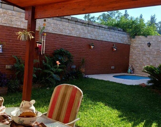 Casa · 230m² · 8 Ambientes · 4 Cocheras