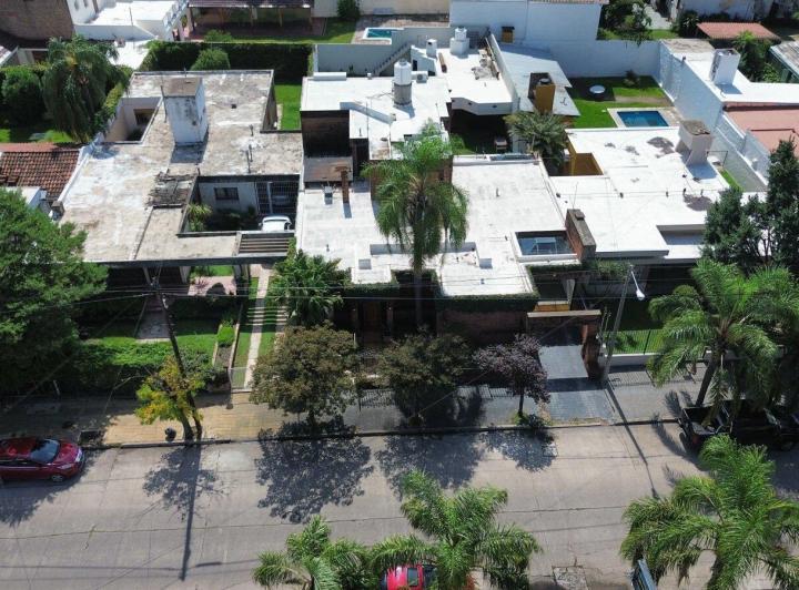 Casa · 400m² · 10 Ambientes · 2 Cocheras
