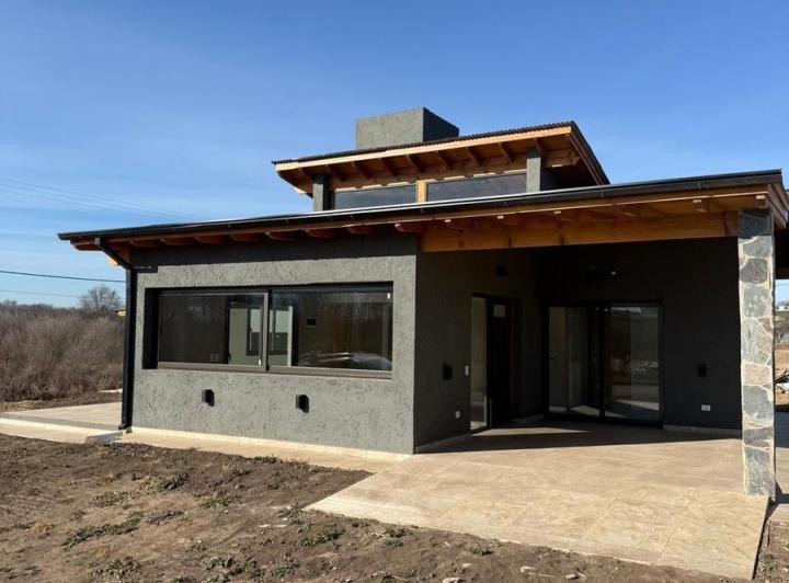 Casa · 80m² · 6 Ambientes · 1 Cochera