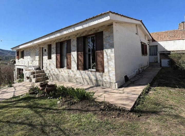 Casa · 121m² · 4 Ambientes · 1 Cochera