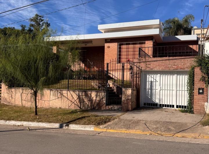 Casa · 192m² · 7 Ambientes