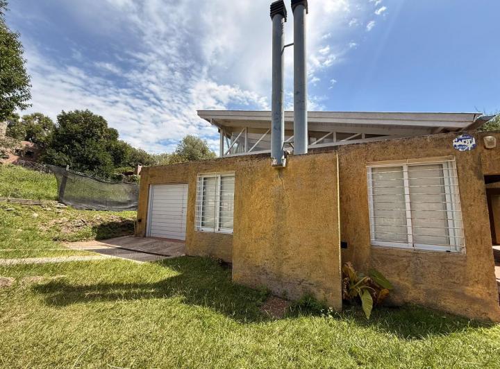 Casa · 210m² · 4 Ambientes · 1 Cochera