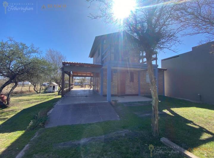 Casa · 100m² · 3 Ambientes · 1 Cochera