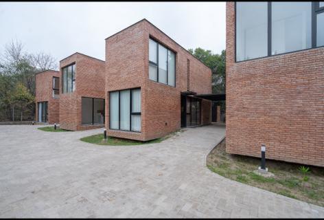 Casa · 78m² · 2 Ambientes · 2 Cocheras