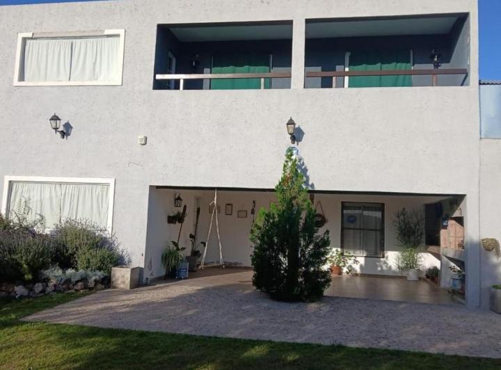 Casa · 193m² · 5 Ambientes · 1 Cochera