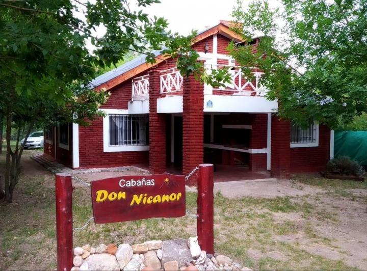 Casa · 200m² · 3 Ambientes · 2 Cocheras