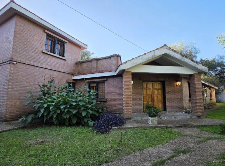 Casa · 240m² · 3 Ambientes · 2 Cocheras