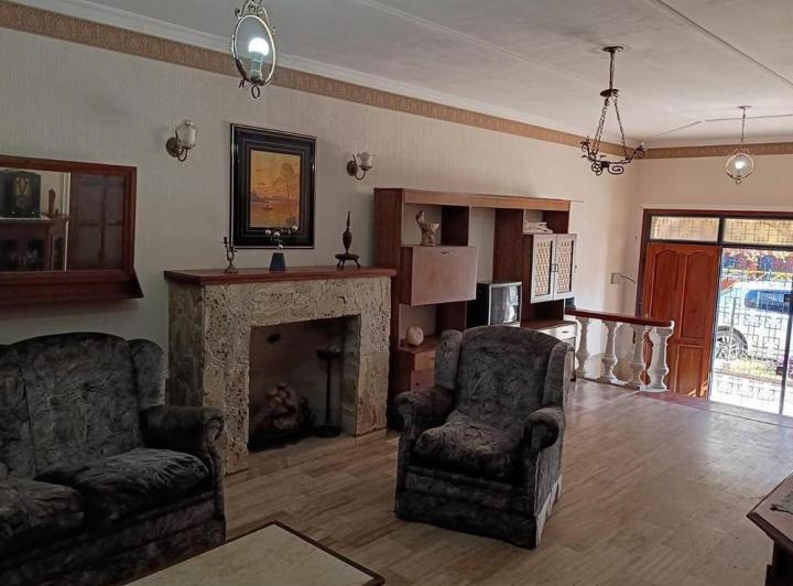 Casa · 298m² · 5 Ambientes · 2 Cocheras