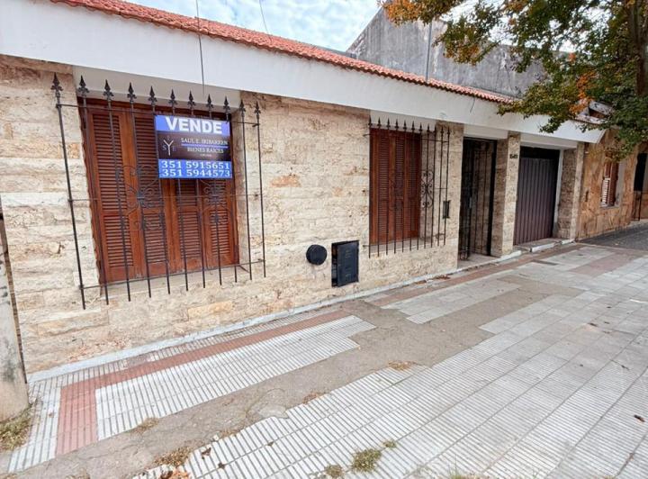 Casa · 314m² · 2 Ambientes · 1 Cochera