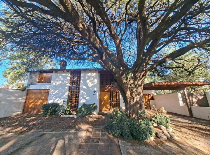 Casa · 260m² · 6 Ambientes