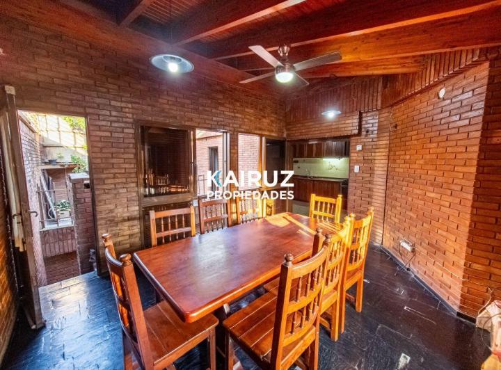 Casa · 190m² · 12 Ambientes · 2 Cocheras