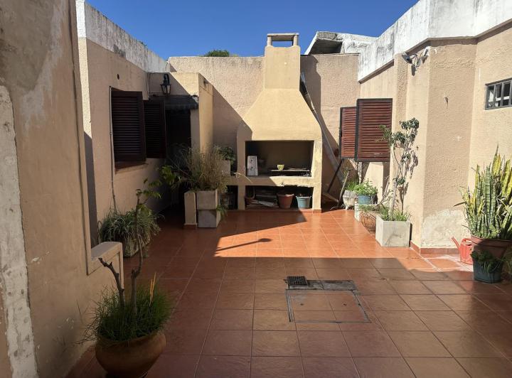 Casa · 147m² · 6 Ambientes · 1 Cochera