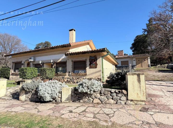 Casa · 290m² · 8 Ambientes