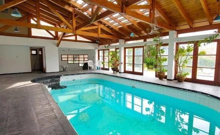Casa · 594m² · 5 Dormitorios · 4 Cocheras
