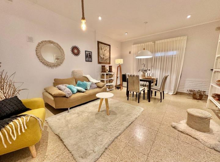 Casa · 302m² · 5 Ambientes · 2 Cocheras