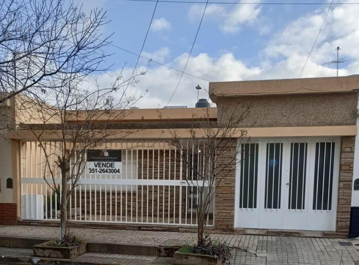 Casa · 200m² · 3 Dormitorios · 1 Cochera