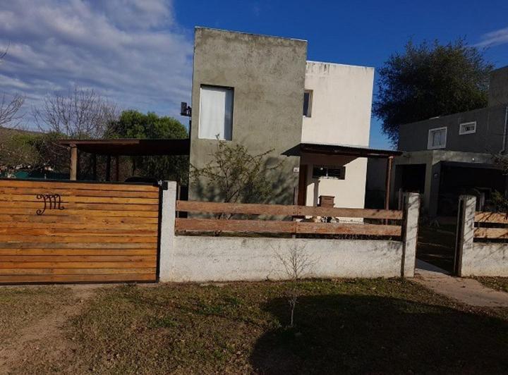 Casa · 100m² · 4 Ambientes · 1 Cochera